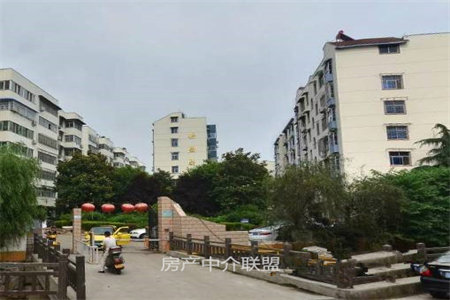 康桥丹郡3室2厅1卫85万106m2中档装修出售